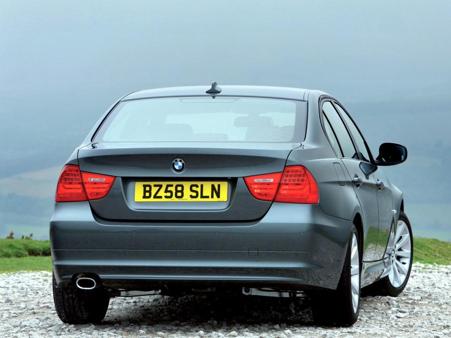  BMW 320d Sedan 2008 года  (UK) (фото 2 из 12)